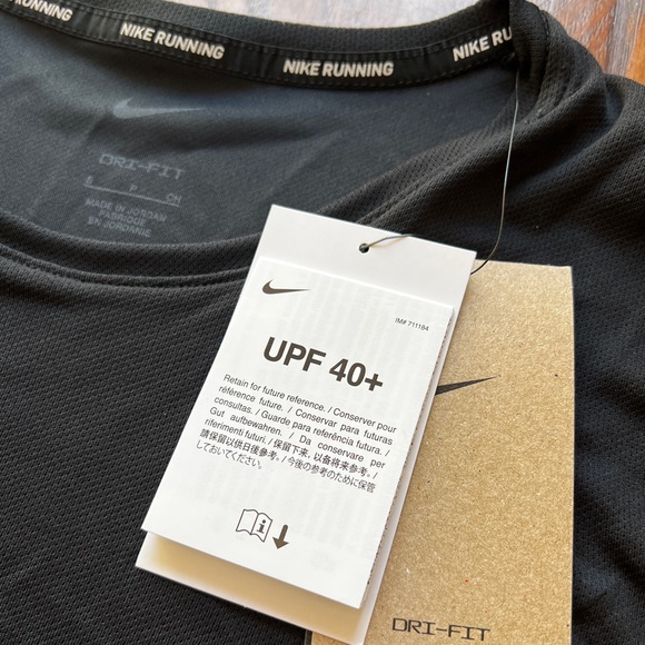 NWT! Nike Dri-FIT Technology Shirt. Black. Size Small. New in original packaging - Picture 4 of 5